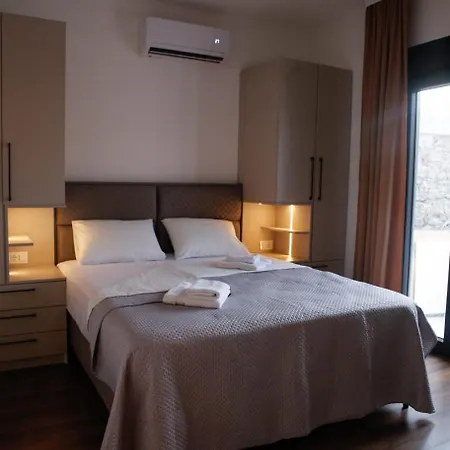 Old Town Gem, Modern With Private Yard Appartement Podgorica