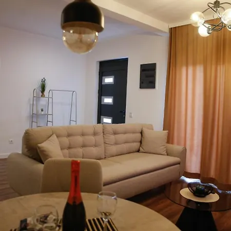 Appartement Old Town Gem, Modern With Private Yard Podgorica