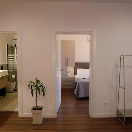 Old Town Gem, Modern With Private Yard Podgorica